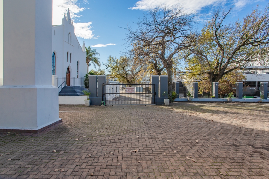 1 Bedroom Property for Sale in Hoog En Droog Western Cape